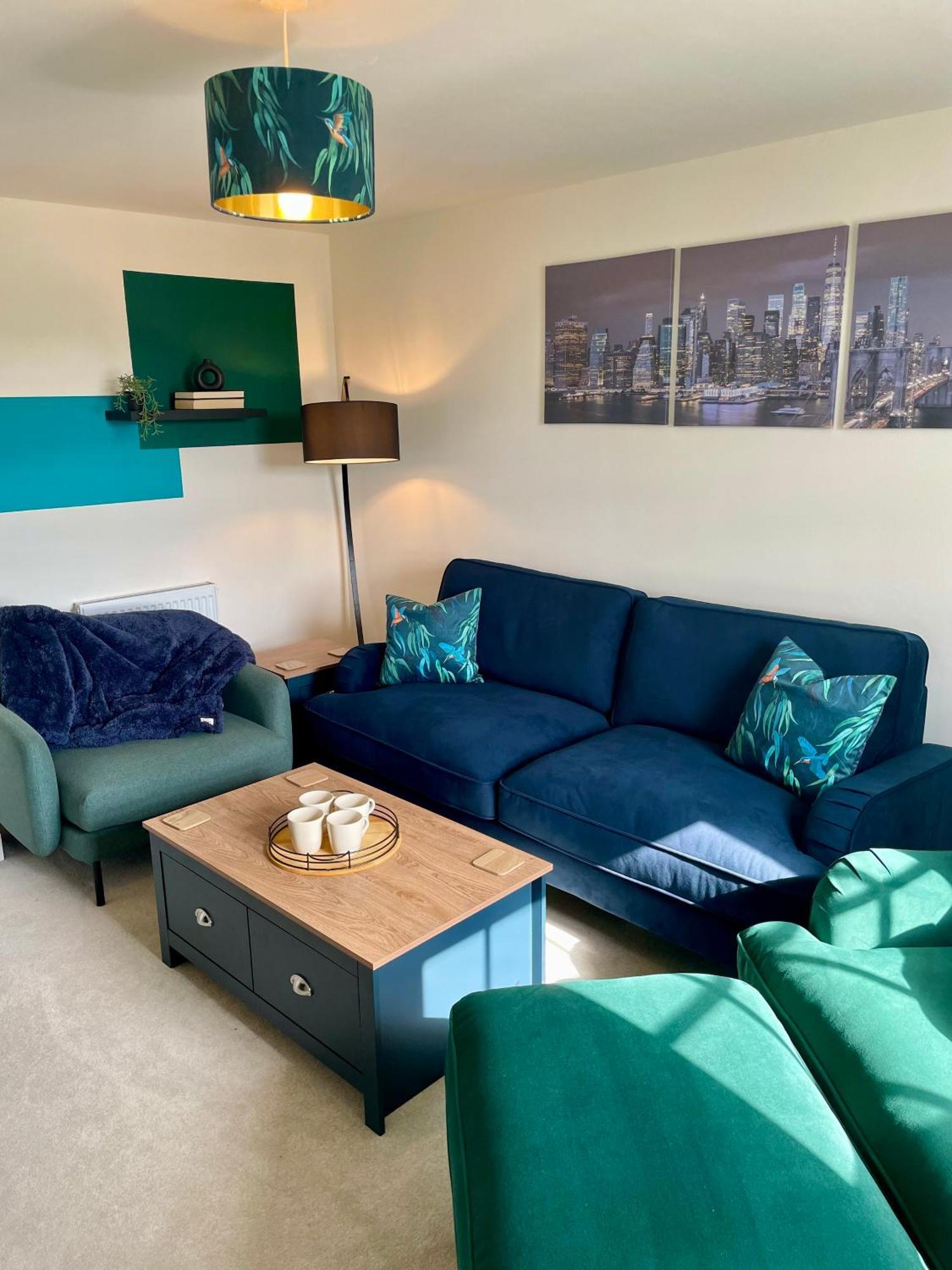 3-Bedroom Luxury Stay With Free Parking Маркет-Харборо Экстерьер фото