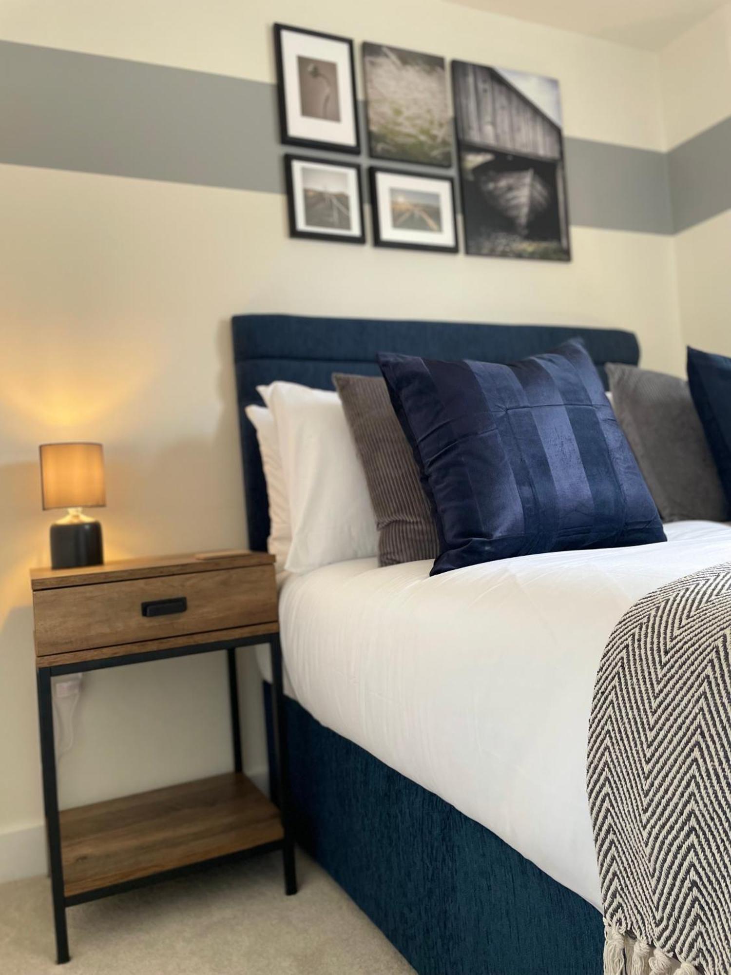3-Bedroom Luxury Stay With Free Parking Маркет-Харборо Экстерьер фото