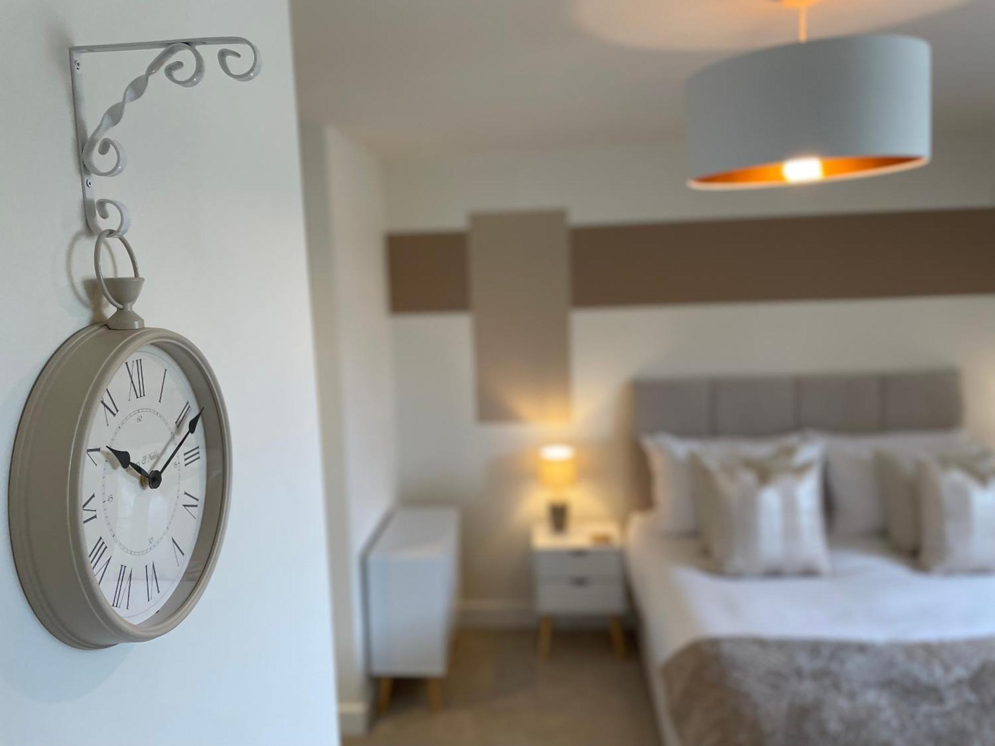3-Bedroom Luxury Stay With Free Parking Маркет-Харборо Экстерьер фото